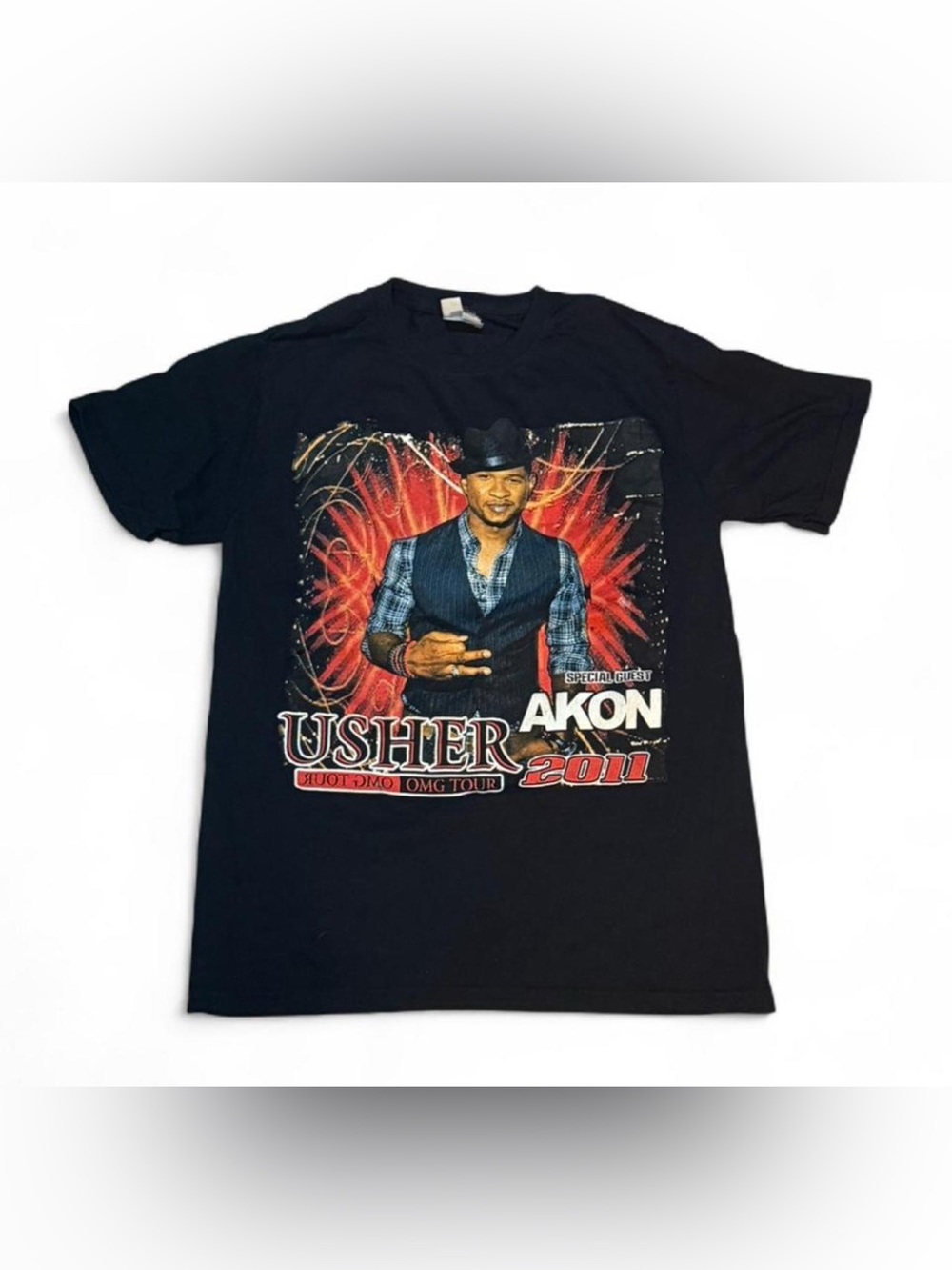 Retro Usher 2011 Tour Graphic T-Shirt with Akon - Black